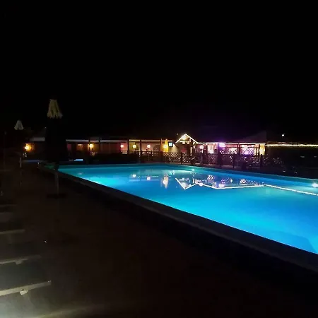 Tobacco Road مكان تخييم سيرولو